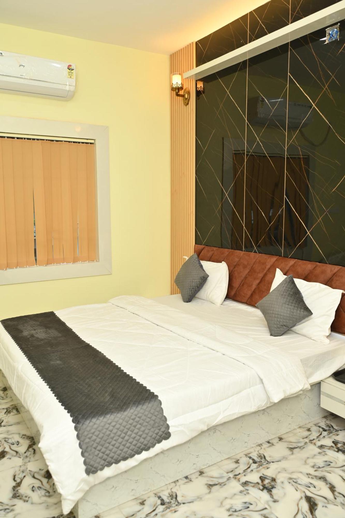 The Vintage Plaza Hotel Baripada Екстериор снимка