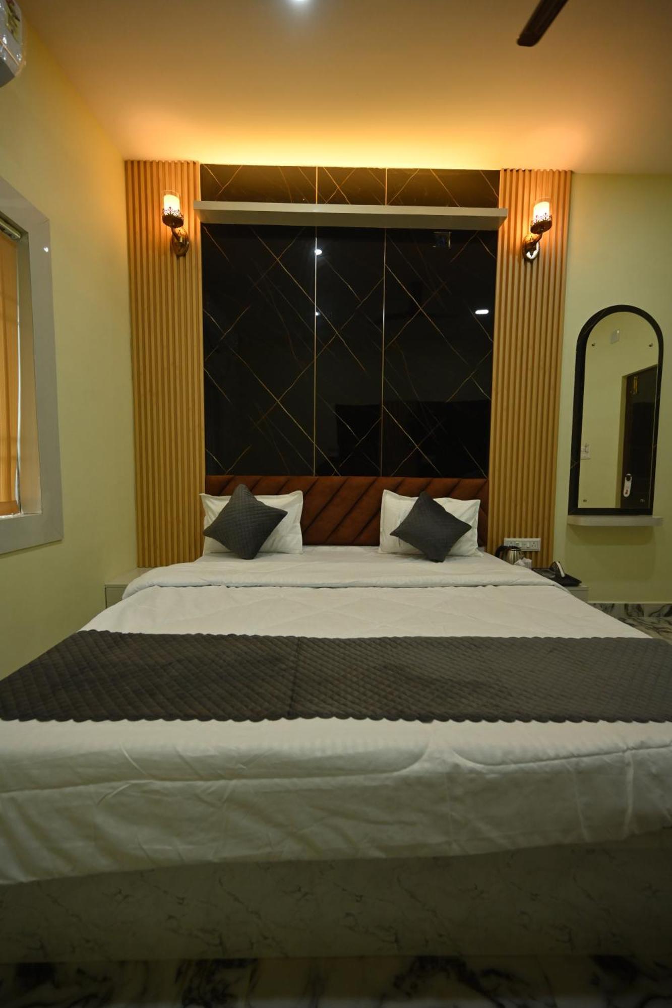 The Vintage Plaza Hotel Baripada Екстериор снимка