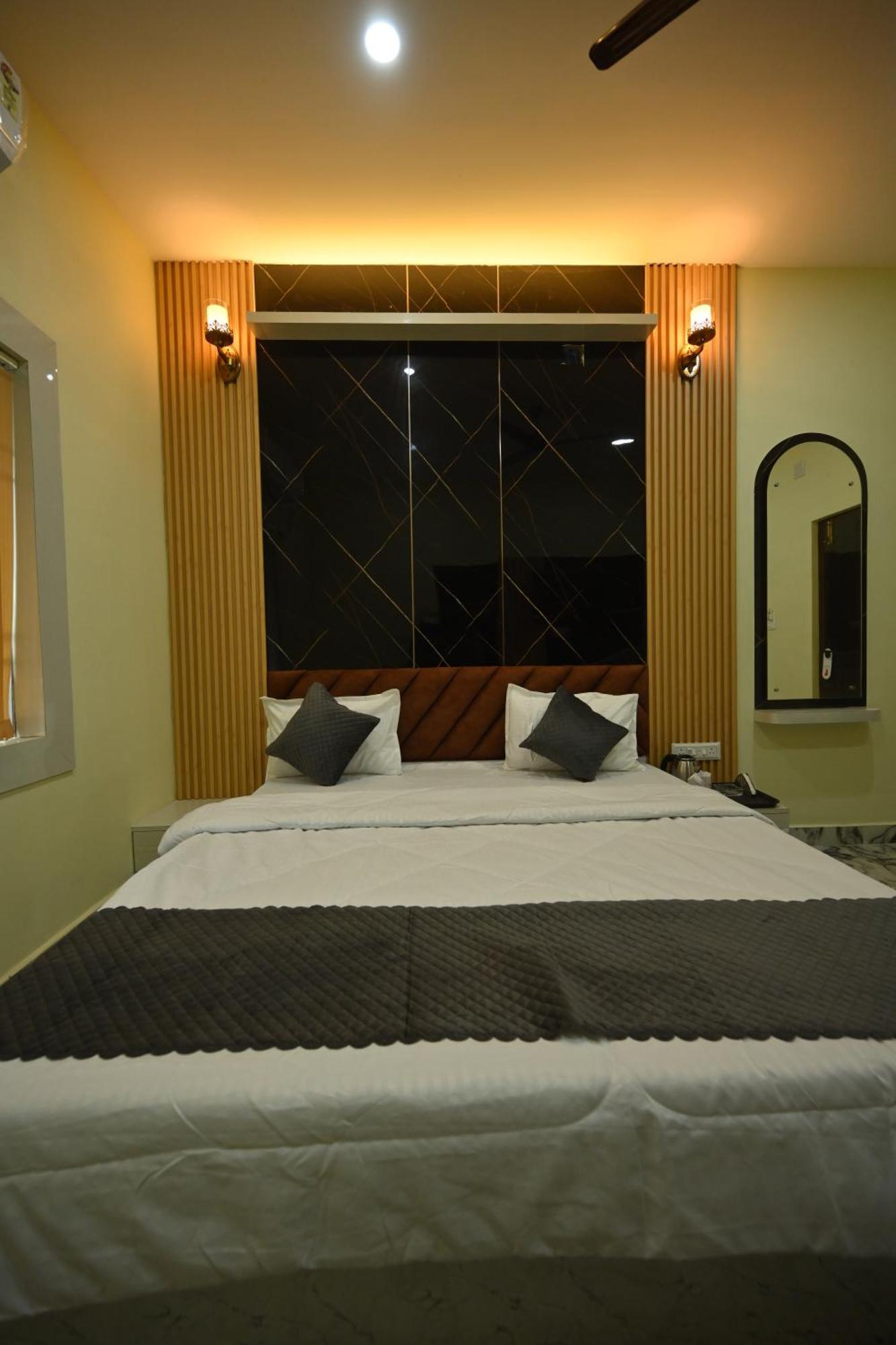 The Vintage Plaza Hotel Baripada Екстериор снимка